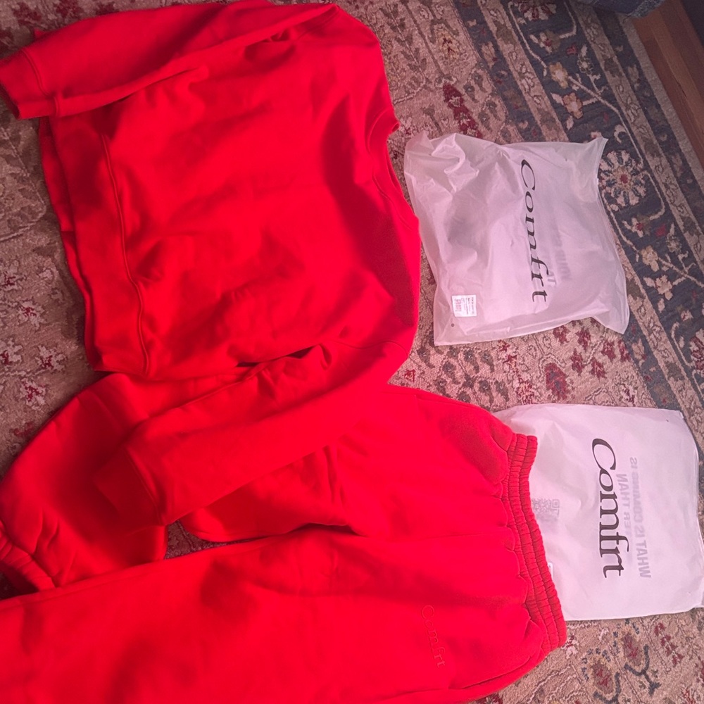 Comfit Women's Red Tracksuit sz large sweatpants size large sweatshirt